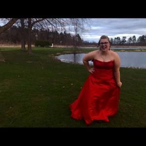 Meet your Posher, Jullia